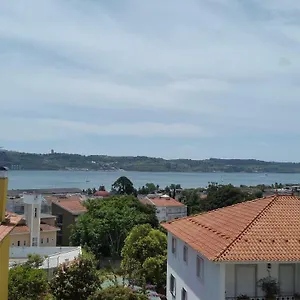 Tejo A Vista Lissabon